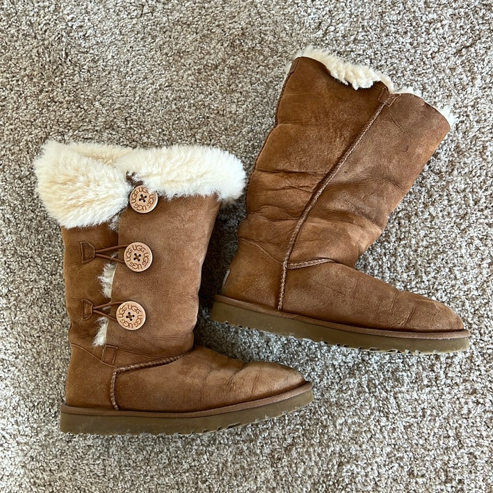 Bailey Button Uggs - image 3